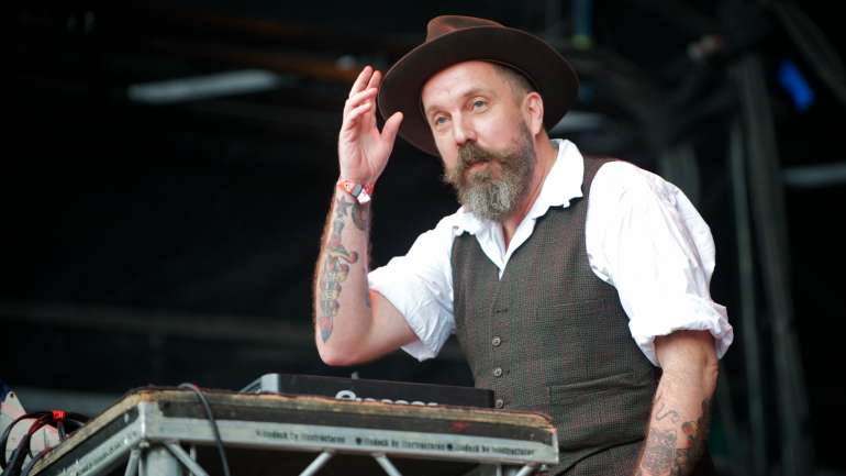 Andrew Weatherall morreu "nas primeiras horas da manhã desta segunda-feira". Tinha 56 anos