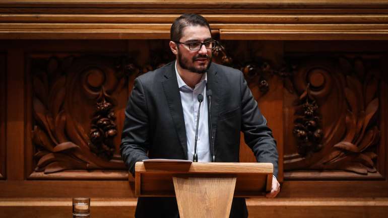 A regionalização está consagrada na Constituição da República Portuguesa desde 1976 e foi objeto de um referendo em 1998.