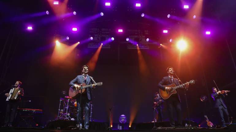 Os Quatro e Meia são João Rodrigues, Mário Ferreira, Pedro Figueiredo, Ricardo Almeida, Rui Marques e Tiago Nogueira.