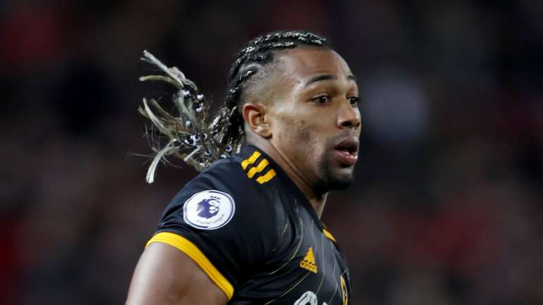 Adama Traoré, extremo direito do Wolverhampton, é espanhol e formou-se no Barcelona. Adepto espanhol permanece sob custódia policial