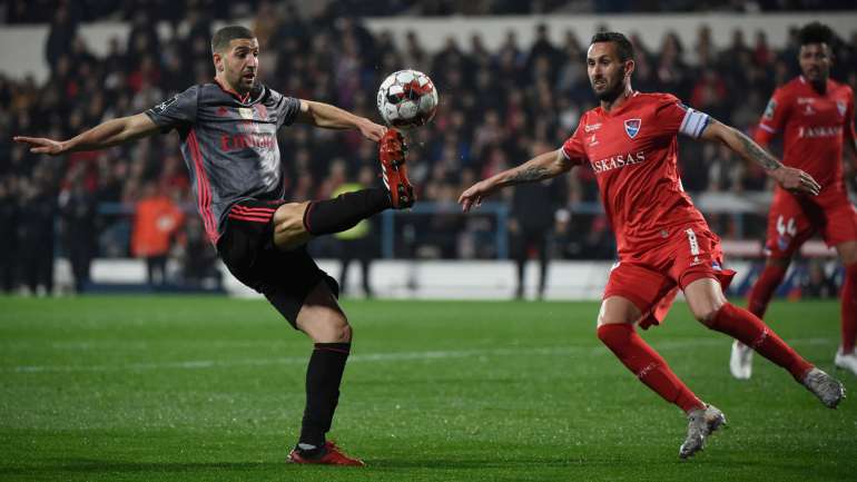 O médio marroquino fez a assistência para o golo de Carlos Vinícius