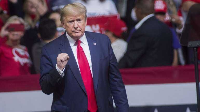 Equipa de Donald Trump quer responsabilizar jornal pela publicação de artigo de opinião em 2019