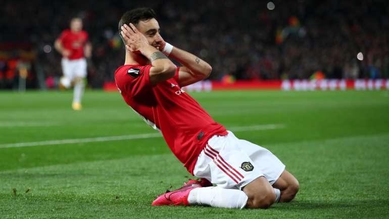 Bruno Fernandes voltou a marcar, esteve envolvido em mais dois golos e foi poupado com Old Trafford a aplaudir de pé