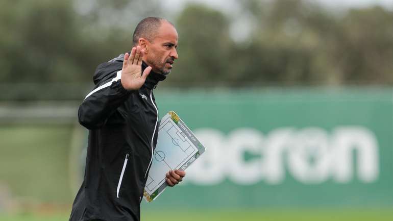 Silas passou para o papel o acordo verbal com a SAD do Sporting pouco mais de 24 horas depois e deixou Alvalade