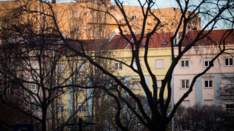 Os ramos do imobiliário e advocacia serão aqueles que gerarão mais declarações milionárias por recibo verde em Portugal, segundo o JN