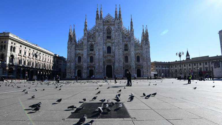 A Piazza del Duomo, no centro de Milão, tem estado praticamente vazia nos últimos dias