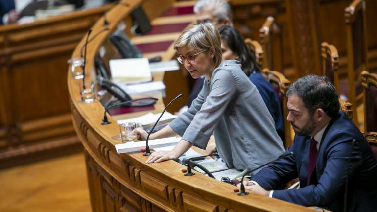 Marta Temido responder esta sexta-feira às perguntas dos deputados