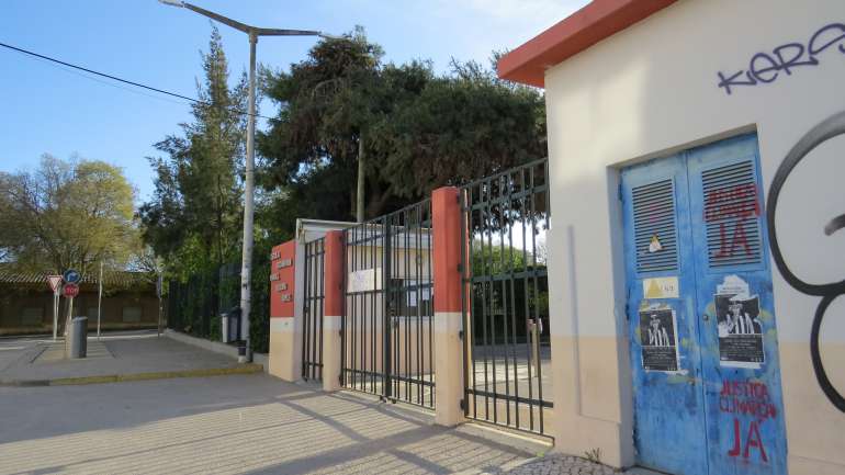 Não vai haver aulas presenciais em nenhuma escola do país até pelo pelos à Páscoa. Reavaliação vai ser feita a 9 de abril