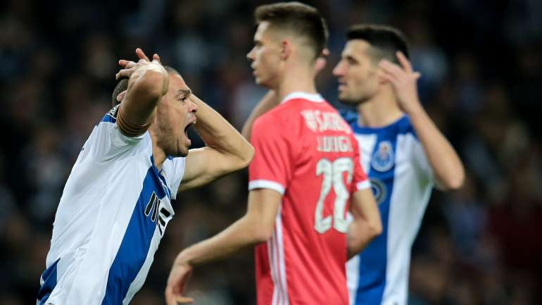 FC Porto e Benfica, qual vai ser campeão? Uma pergunta que ninguém consegue responder mas que a UEFA quer resolver terça-feira