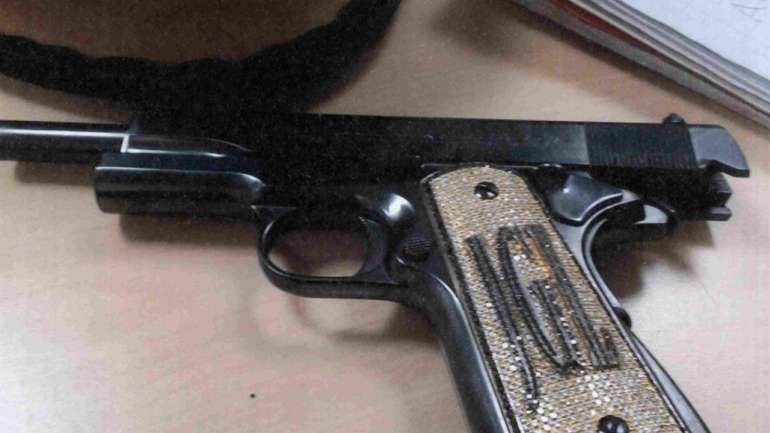 O cenário que se repete em várias outras lojas de armas em Los Angeles