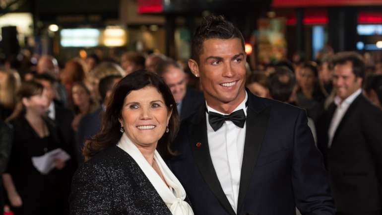 A mãe do jogador da Juventus sofreu um acidente vascular cerebral isquémico na madrugada de dia 3 de março (Ian Gavan/Getty Images)