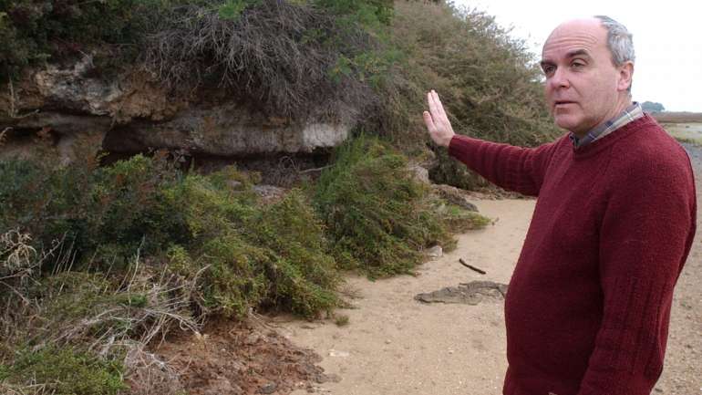 Fraga da Silva era um especialista em História do Algarve, autor de várias obras, entre as quais "Balsa. Cidade Perdida" e "A viagem de Ibn Ammâr de São Brás a Silves"