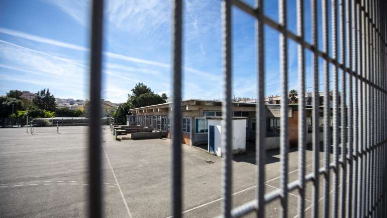 Quase dois milhões de alunos em todo o país estão sem aulas desde o passado dia 16 de março