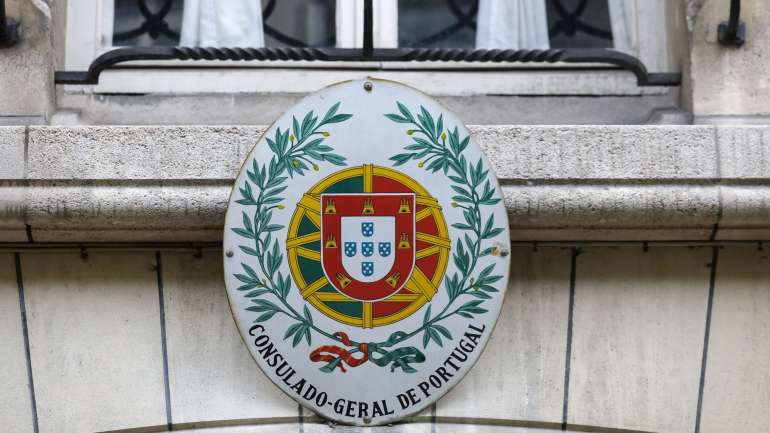 O Governo português determinou o encerramento temporário da embaixada em Teerão em sequência da guerra entre Israel e Irão