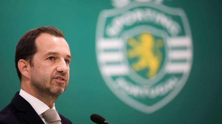 O ministério esclareceu que "o capitão Frederico Varandas detinha licença especial para efeitos eleitorais", que caducou quando foi anunciado o estado de emergência