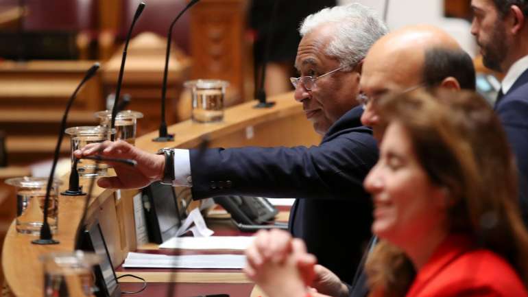 "Julgo que há um sentimento de união em torno do combate a esta crise, mas também um sentido de responsabilidade", referiu a presidente do Grupo Parlamentar do PS