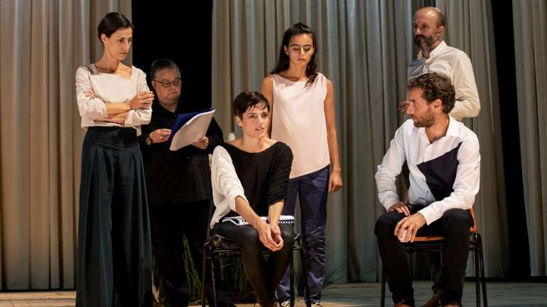 Através da plataforma Vimeo, o Teatro Nacional Nacional D. Maria II apresenta na sexta-feira à noite a peça "Sopro", de Tiago Rodrigues