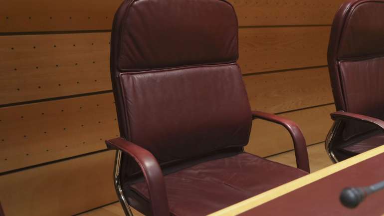 Da ordem de trabalhos da assembleia-geral consta decidir sobre a proposta de aplicação de resultados, a apreciação geral da administração e da fiscalização da sociedade, a aquisição e a alienação de ações próprias, entre outras