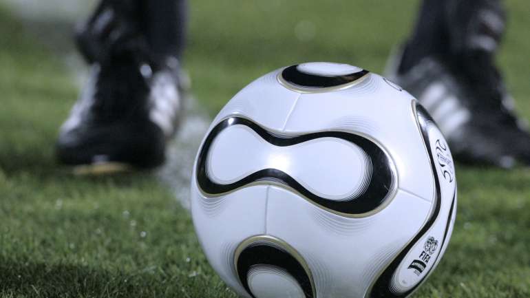 Especialistas afirmam que as perdas para a indústria do futebol, na qual incluem "clubes, SADs, 'media', fornecedores de marketing, eventos, alimentação, equipamentos" e outros, são "muito elevadas"