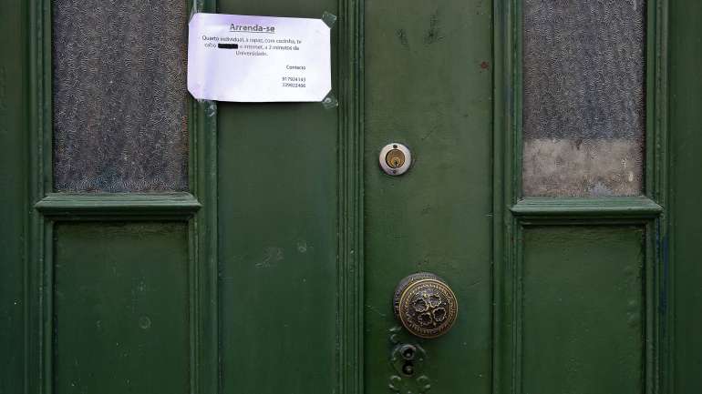 Os inquilinos que não consigam pagar a renda têm o dever de o informar o senhorio, por escrito
