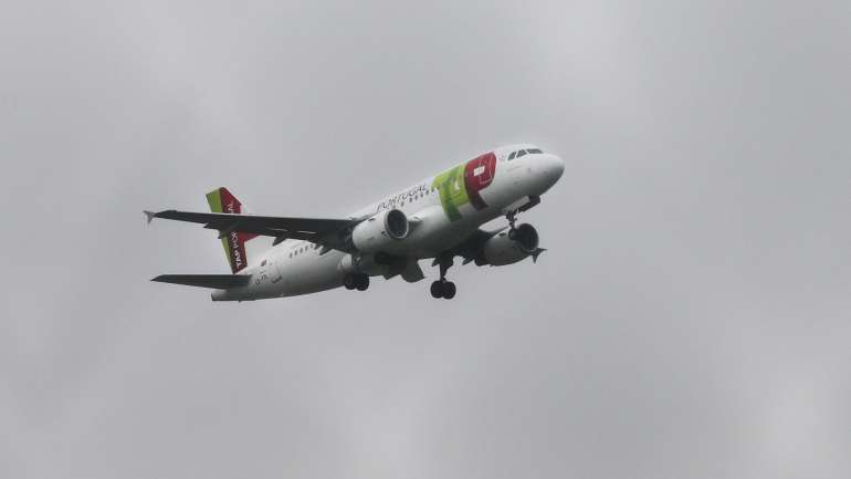 A transportadora aérea deixará a partir de esta segunda-feira de fazer voos de longo curso — e tem restrições nos voos para as ilhas