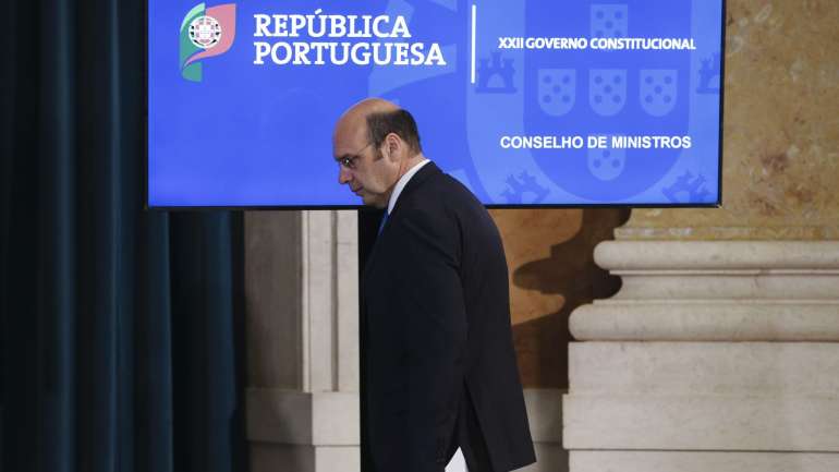 Siza Vieira rejeita que a reposta a esta crise seja feita com austeridade