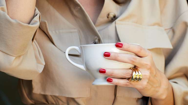 Tome nota: 5 conselhos para cuidar das mãos e das unhas sem sair de casa