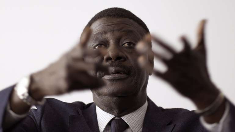 Pape Diouf liderou o Marselha durante quatro anos, entre 2005 e 2009, tendo deixado depois a presidência para outro ex-jornalista, Jean-Claude Dassier