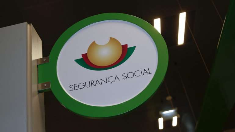 O pagamento das contribuições inicia-se depois no segundo mês posterior ao da cessação do apoio e pode ser efetuado em prestações (até 12)