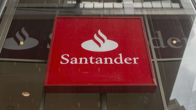 A presidente do banco já tinha decidido cortar o seu salário para metade