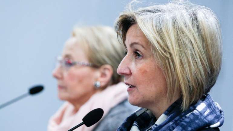 A ministra da Saúde, que tem muitas vezes delegado a presença na conferência no secretário de Estado António Sales, fez esta sexta-feira um balanço da situação do surto em Portugal