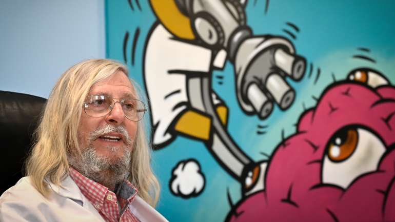 Didier Raoult, diretor do Instituto Hospitalar Universitário Méditerranée Infection, em Marselha, defende a eficácia da hidroxicloroquina contra a covid-19