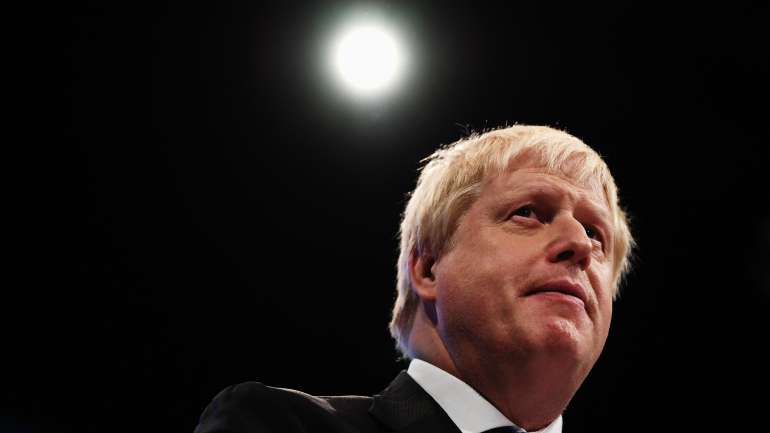 Boris Johnson, saiu da Unidade de Cuidados Intensivos, onde estava internado desde segunda-feira, e foi transferido para outra ala do Hospital de St. Thomas,