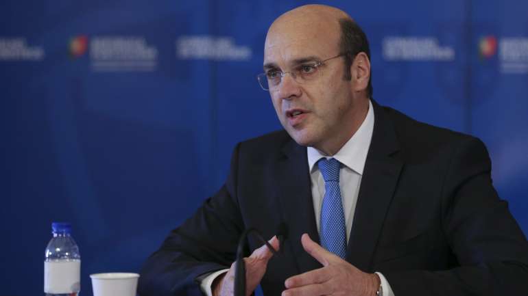 Os empresários em nome individual e as empresas constituídas há menos de 24 meses, independentemente da sua situação líquida, também vão ter acesso aos apoios
