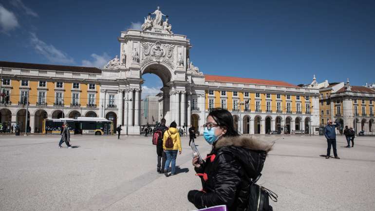 "O número de vítimas mortais em Espanha é cerca de 40 vezes mais do que em Portugal", assinala a Der Spiegel.