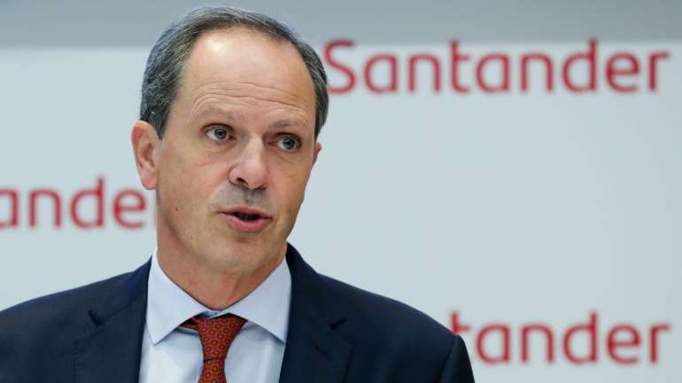 &quot;Existem demasiados intervenientes e condicionalismos&quot;, denunciou Pedro Castro Almeida, presidente executivo do Santander