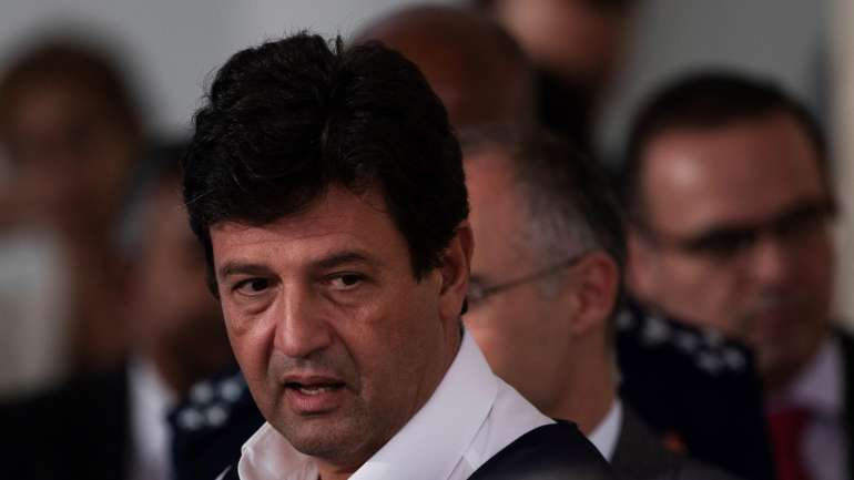 "Entrámos juntos, estamos juntos e sairemos do ministério juntos", afirmou o ministro da Saúde brasileiro