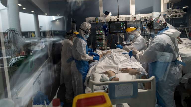 Em junho de 2013, um grupo de médicos franceses realizou um estudo. Entre os pacientes postos barriga para baixo, a taxa de mortalidade desceu para metade