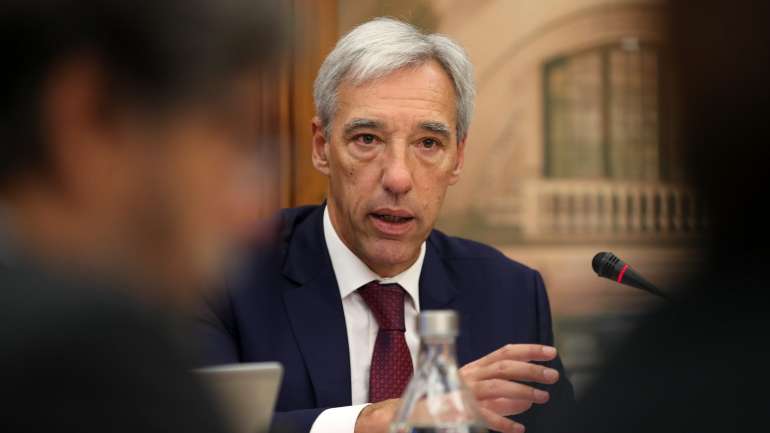 O ministro João Cravinho lembra que os militares estão a auxiliar a Proteção Civil e que pode haver momentos onde serão precisos mais