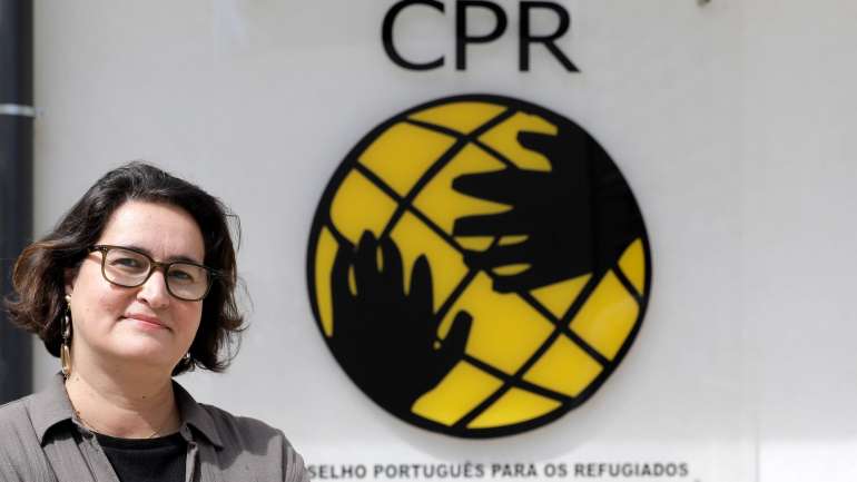 "As condições não são as ideais, mas ao final do dia não estão na rua", defende a presidente do CPR