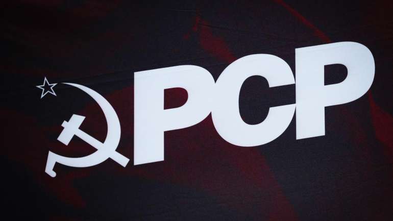 "As exportações estão paradas e os compradores nacionais fecharam portas, o que condiciona fortemente o seu escoamento a preços justos à produção", sublinha o partido