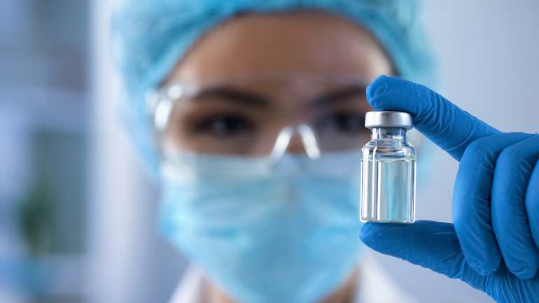 A investigação é conduzida pela investigadora e professora de vacinologia, Sarah Gilbert, da Universidade de Oxford