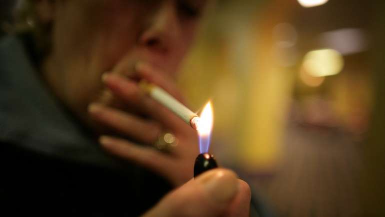Fumar provoca insuficiência respiratória, o que pode levar ao agravamento dos sintomas da Covid-19