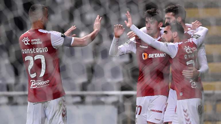 Todos os jogadores "serão sujeitos, diariamente, a medição da temperatura corporal à entrada na cidade desportiva", diz o clube