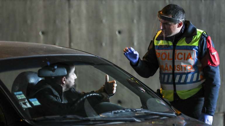 Entre 13 de março e 17 de abril os crimes de condução com taxa de alcoolémia igual ou superior a 1,2 gr/l caíram 82,9% em relação ao mesmo período de 2019