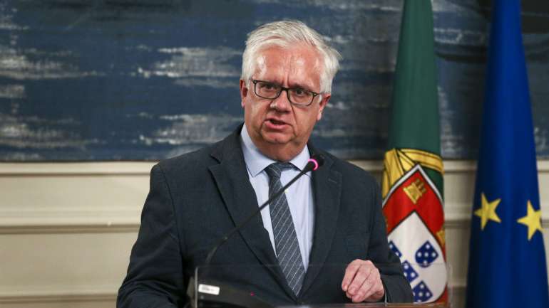 O ministro da Administração Interna, Eduardo Cabrita, coordena a estrutura que monitoriza as informações sobre os estados de emergência