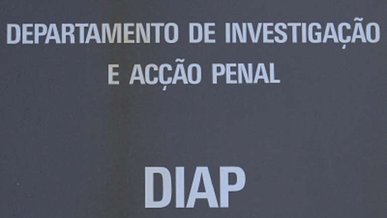 Só a dois dos arguidos, um homem e uma mulher, foi assacada a autoria de um total de 40 crimes
