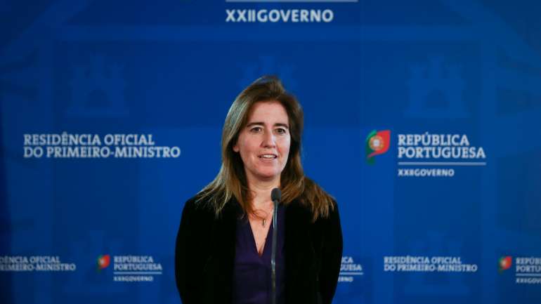 Em comunicado, o Governo diz que o layoff simplificado já foi pago "a um total de 64,5 mil empresas"