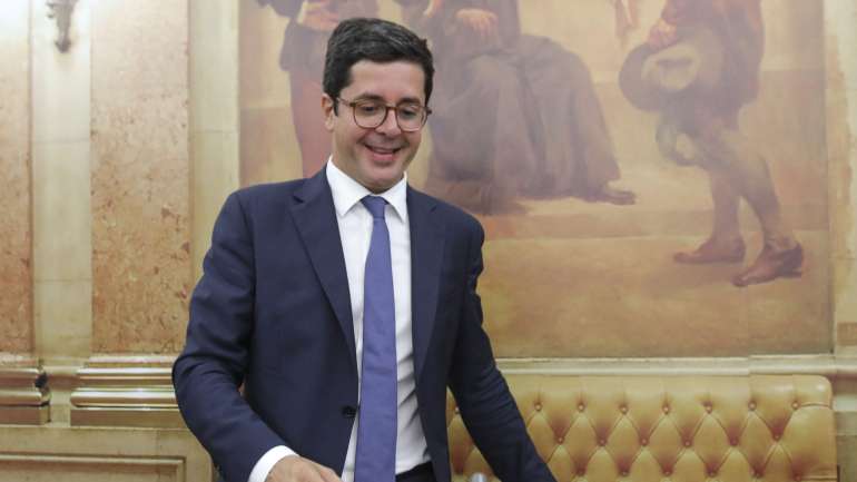 João Paulo Rebelo tinha tido problemas esta semana por ser público que sugeriu empresa de ex-sócio para testes à Covid-19