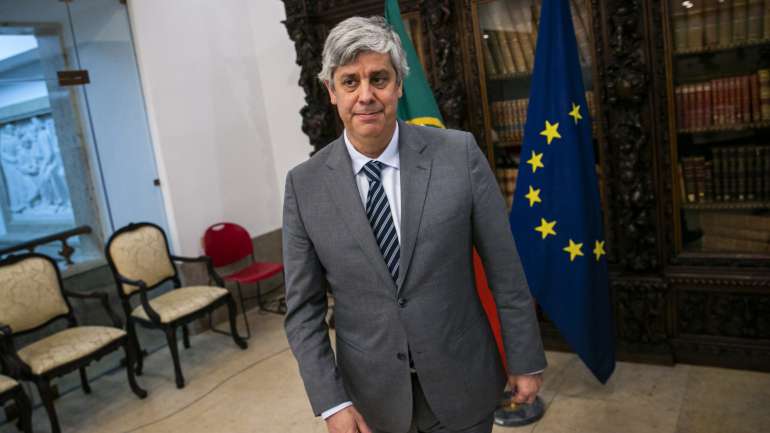 "Mais que um choque económico, vivemos uma tragédia humana e um desafio à nossa forma de vida", diz Centeno.